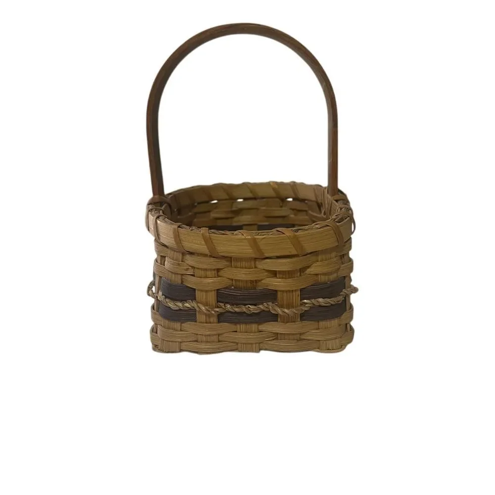 Handwoven Wicker Basket Small Cottage Decorative‎ Storage Container w/ Handle